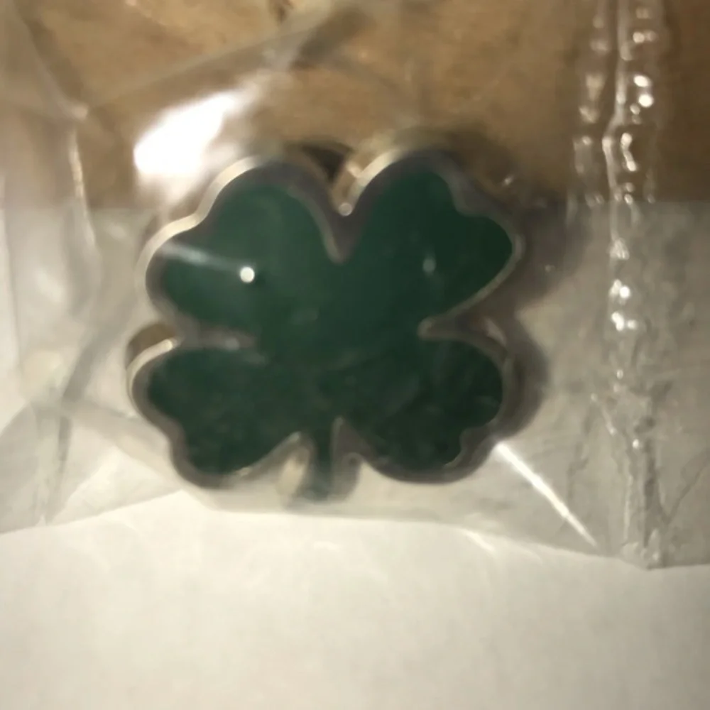 Longaberger‎ Shamrock Knob